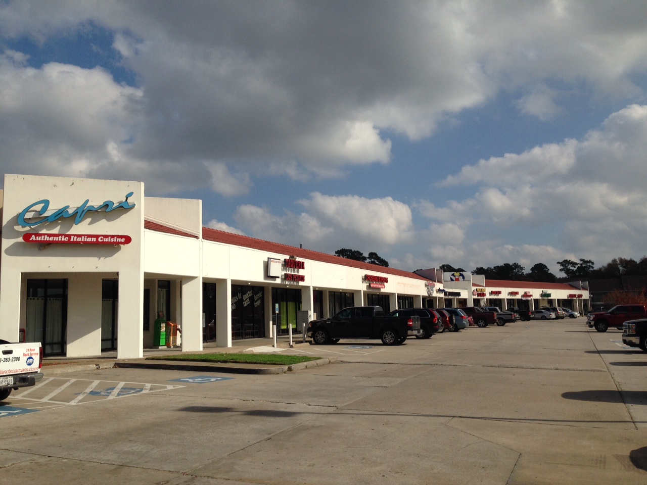 Spanish Oaks Plaza net leased property